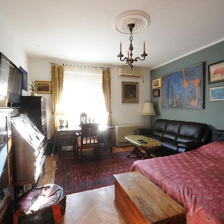 99 Muses Apartments Dordegol المظهر الخارجي الصورة