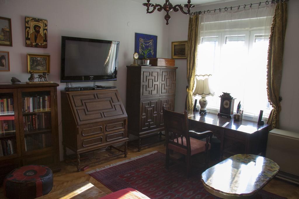 99 Muses Apartments Dordegol المظهر الخارجي الصورة