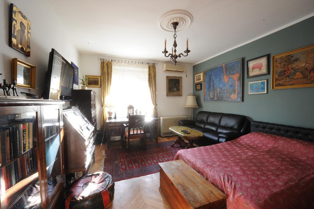 99 Muses Apartments Dordegol المظهر الخارجي الصورة