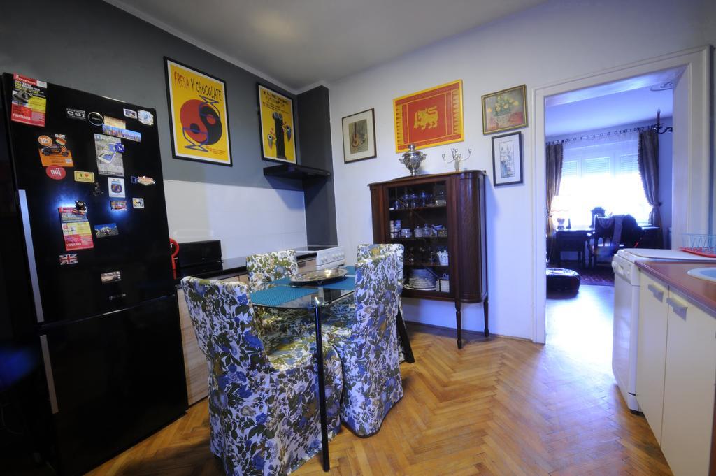99 Muses Apartments Dordegol المظهر الخارجي الصورة