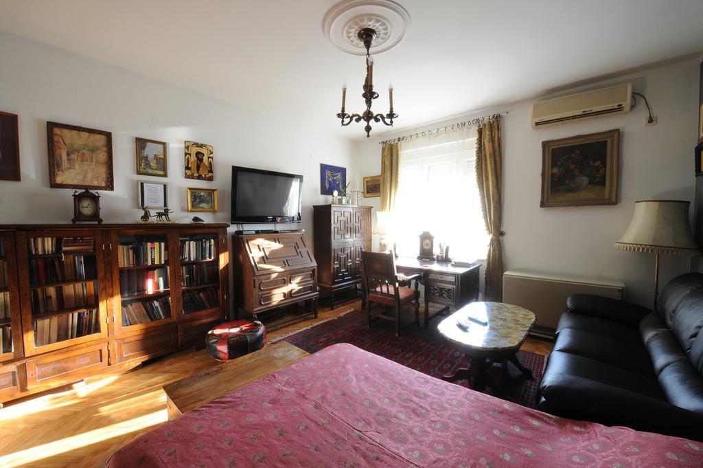 99 Muses Apartments Dordegol المظهر الخارجي الصورة