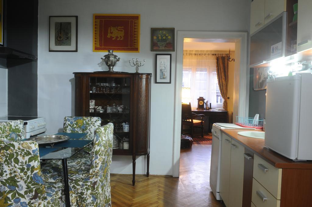 99 Muses Apartments Dordegol المظهر الخارجي الصورة