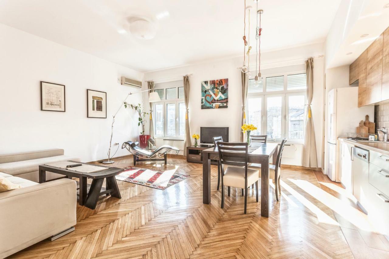 99 Muses Apartments Dordegol المظهر الخارجي الصورة