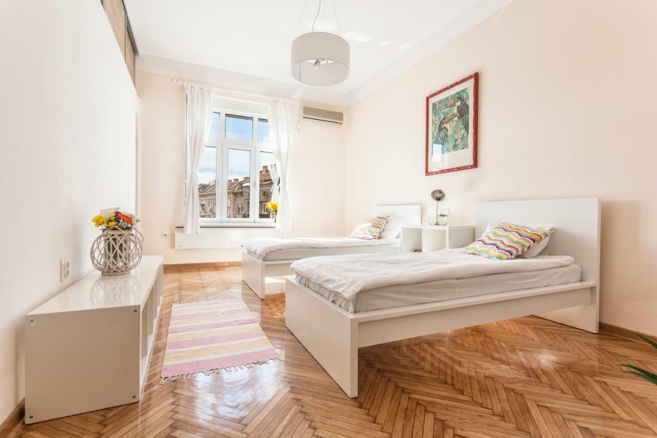 99 Muses Apartments Dordegol المظهر الخارجي الصورة